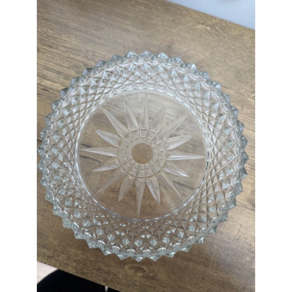Vintage Arcoroc USA Diamant Starburst 9-inch Clear Glass Serving Bowl